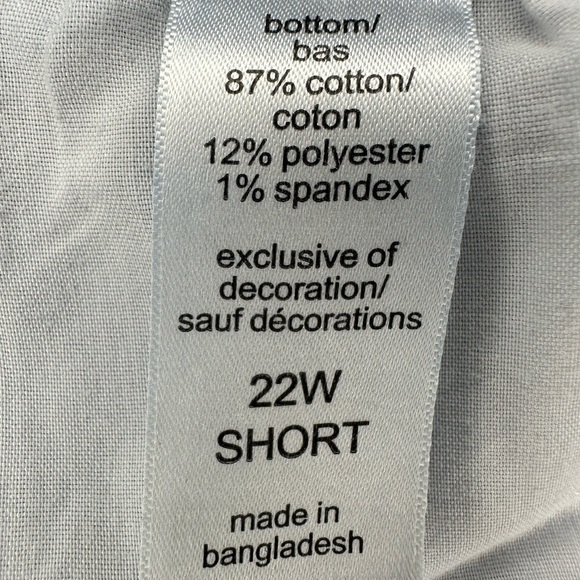 Maurice’s 22w short distressed boot cut jeans mid rise and medium wash denim - Picture 4 of 4